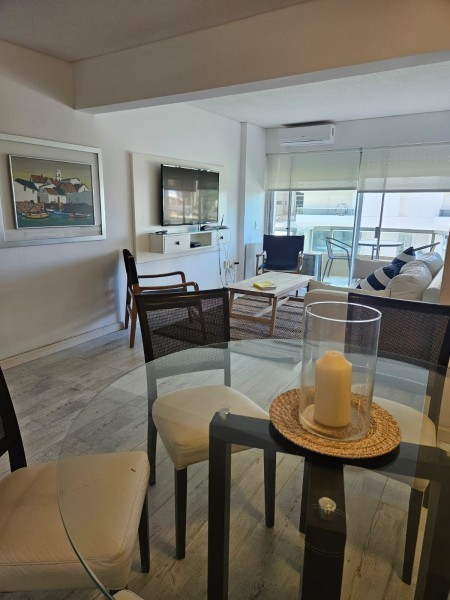 Departamento reciclado en venta Torre Marina I